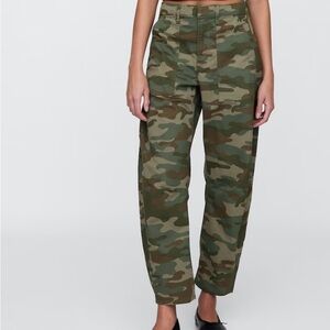 GAP camo barrel jeans